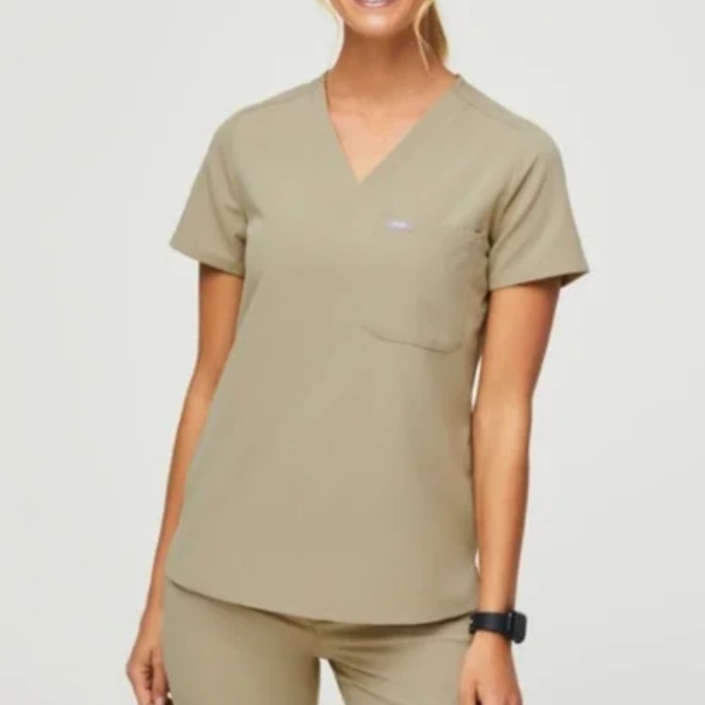 Figs women’s scrubs top set of 4 size XS - Picture 5 of 16